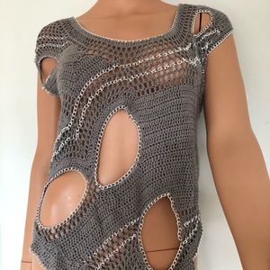 Chained holes Bebe shirt